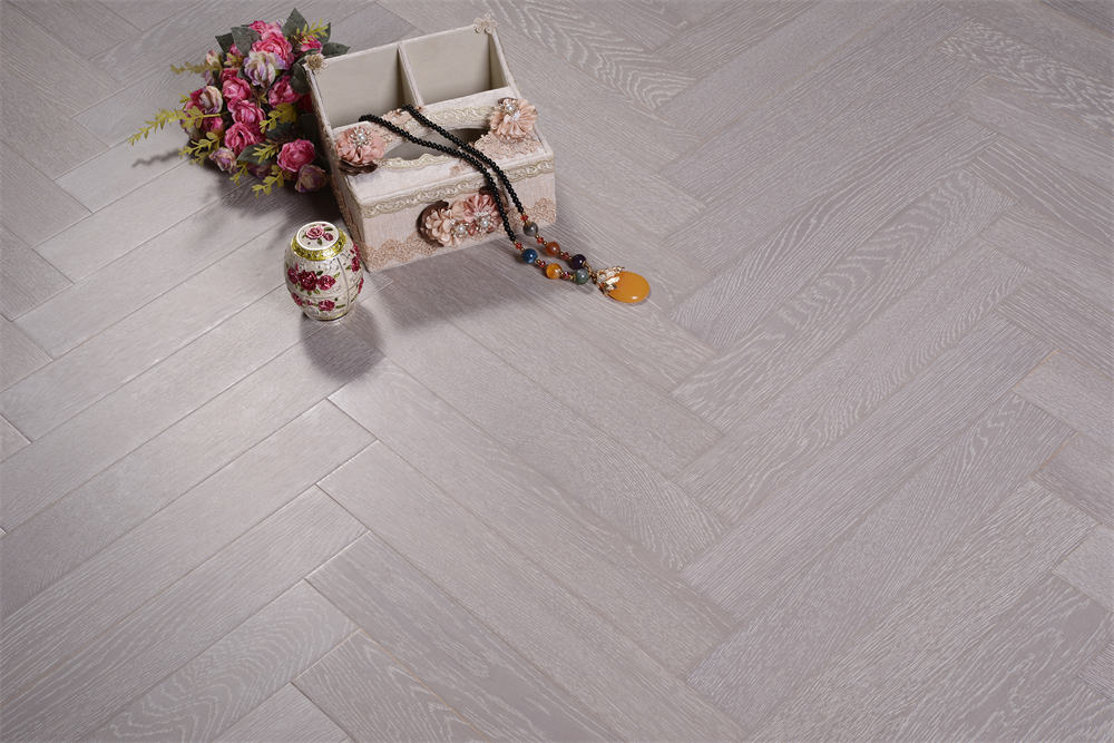 如何辨别劣质地板?5招教你避开装修大坑(附专业避坑指南)